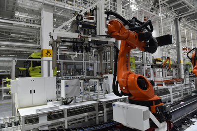 一汽解放 人工智能通用應用系統賦能新質生產力，開啟高質量發展新引擎